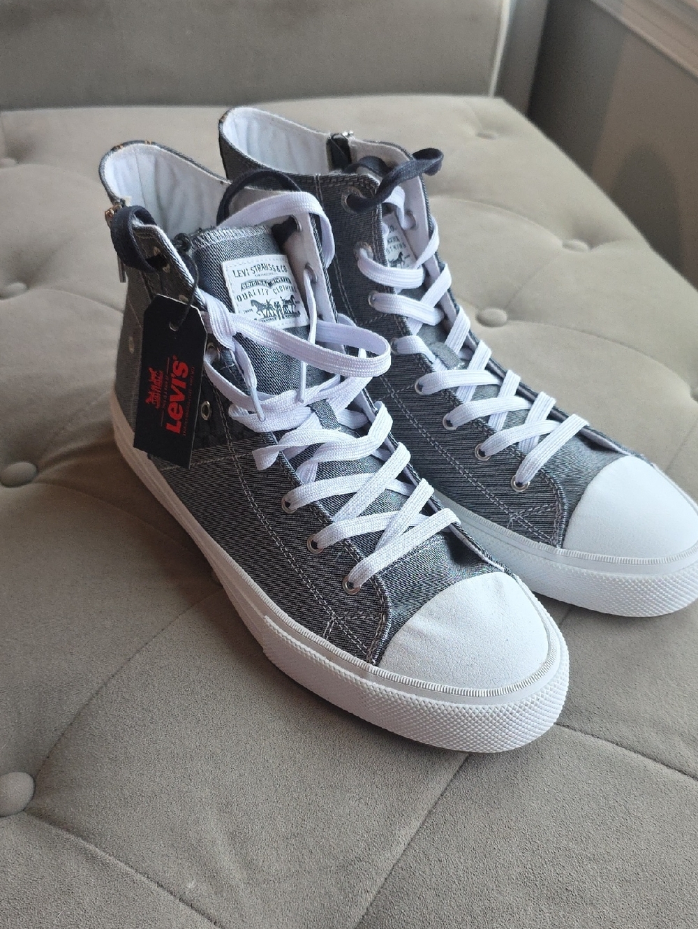 Levi's Men's Gray and White High-Top Canvas Sneakers